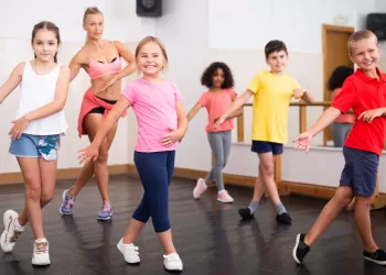 Çocuk Zarafet Kursu Eğitimlerinde Hangi Dersler Var?