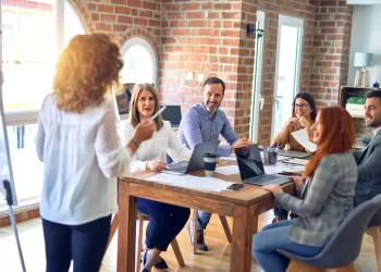 Kurumsal Zarafet Kursu – Müşterileriniz Üzerinde Güçlü Bir Etki Bırakın!