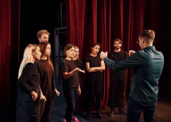 MEB Oyunculuk Kursları Size Neler Kazandırır?