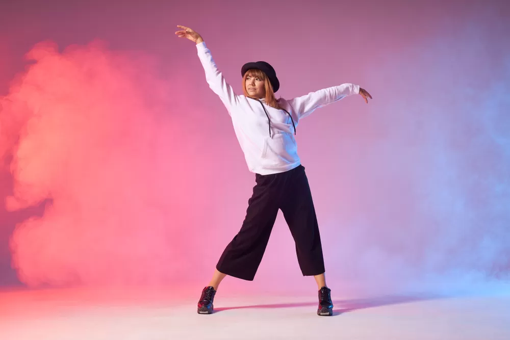 model akademi iletişim