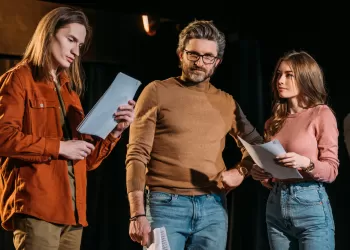 Oyunculuk Eğitmeni İş İlanı