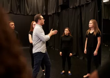 Oyunculuk Kursu Fiyatları – 250 TL’den Başlayan Oyunculuk Eğitimleri!