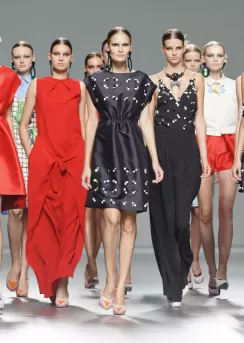 podyum uygulama dersi